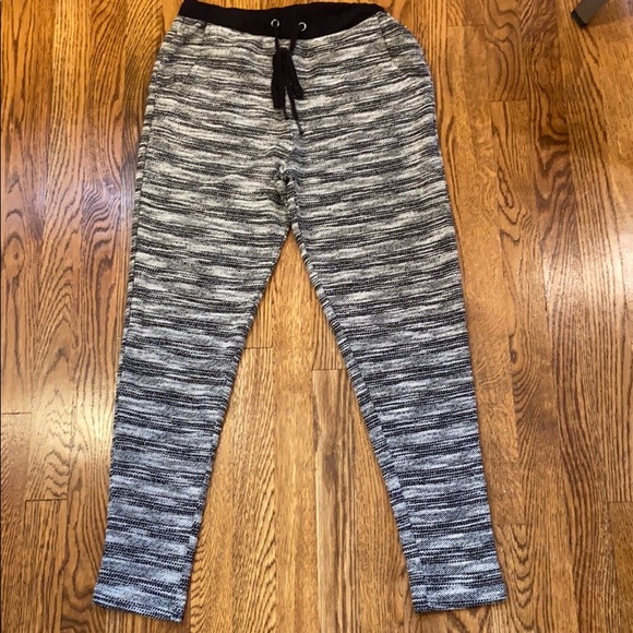 Forever 21 Black and White Drawstring Joggers. - Picture 5 of 8